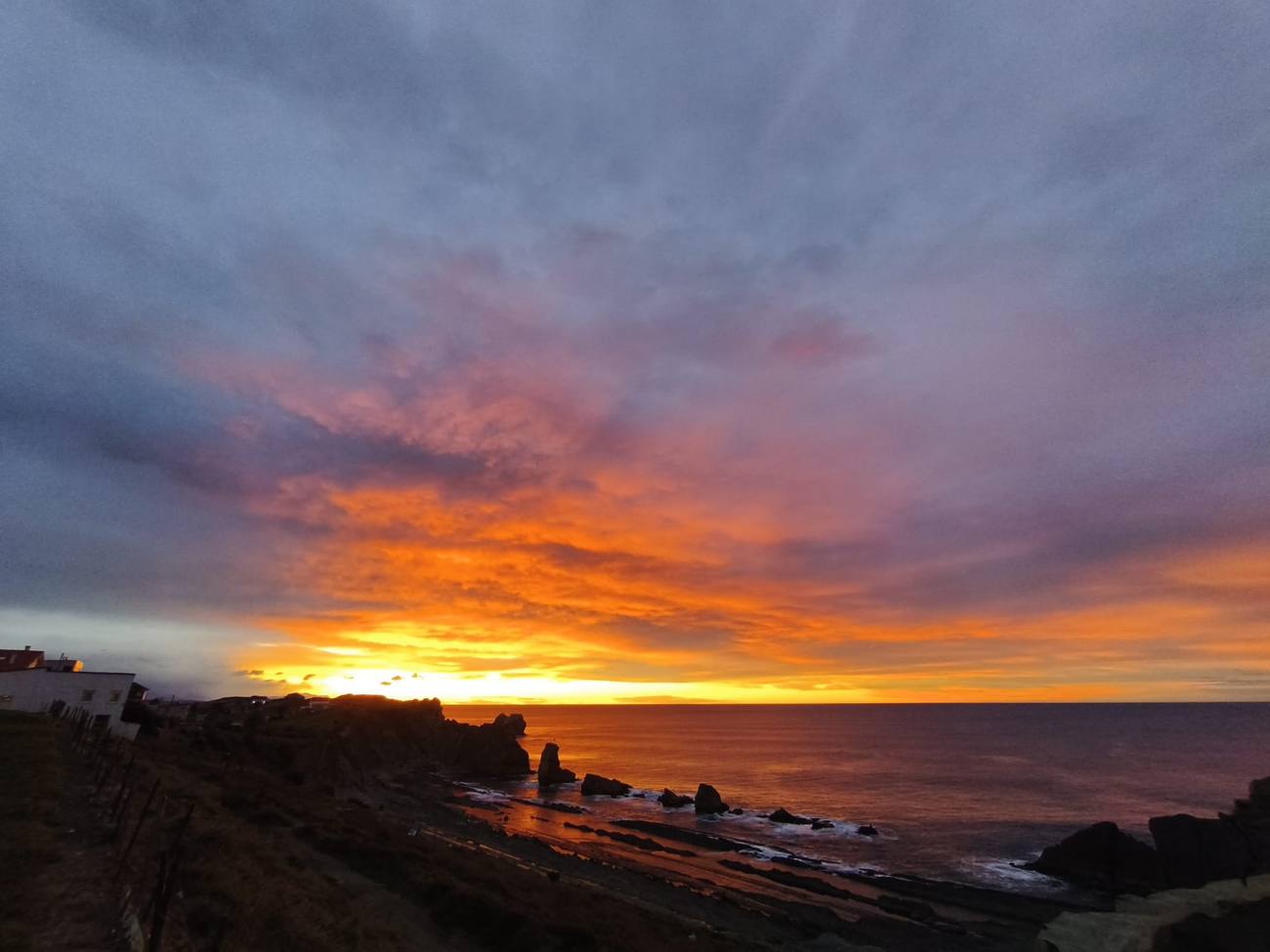 Costa de La Arnía al atardecer